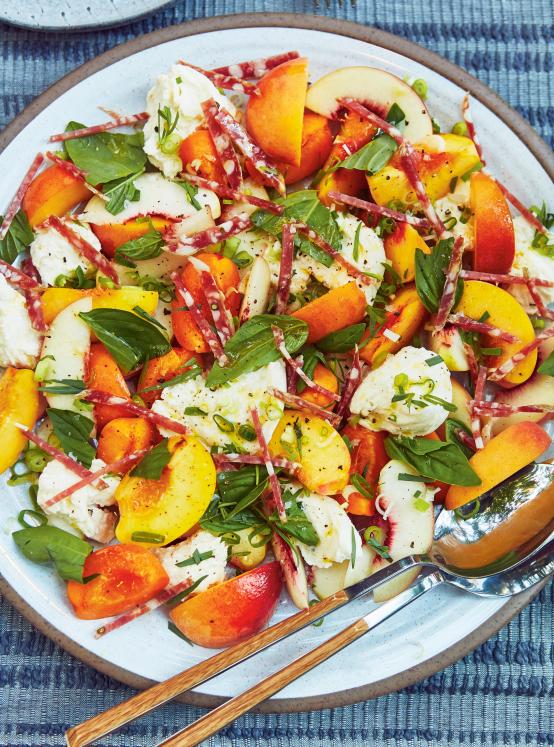 Refreshing Peach Caprese Salad for Summer